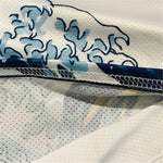 Cargar imagen en el visor de la galería, Camiseta Japonesa 'Ola de Kanagawa'