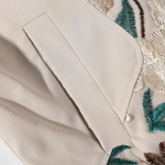 Cargar imagen en el visor de la galería, Chaqueta Bordada Floral