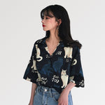 Cargar imagen en el visor de la galería, Blusa Estilo Japonés Estampado de Gatos 'Nichino'
