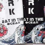 Cargar imagen en el visor de la galería, Camiseta Japonesa 'Bat in the Ocean'
