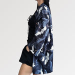 Cargar imagen en el visor de la galería, Chaqueta Kimono Mujer Torbellino Azul 'Danshoku'
