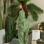 Cargar imagen en el visor de la galería, Pijama Japonés de Seda Verde
